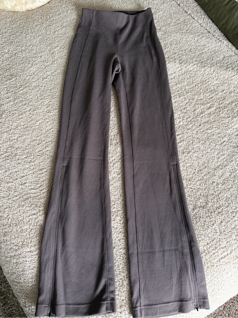 Lululemon Softstreme Ribbed HR Flared Pant Sz 2 Brown